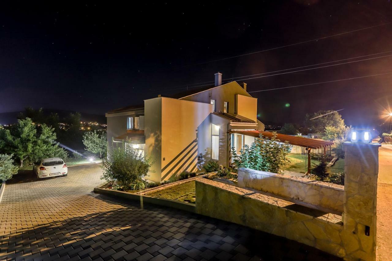 Luxury Villa Nadalina-Dicmo Dugopolje Exterior foto