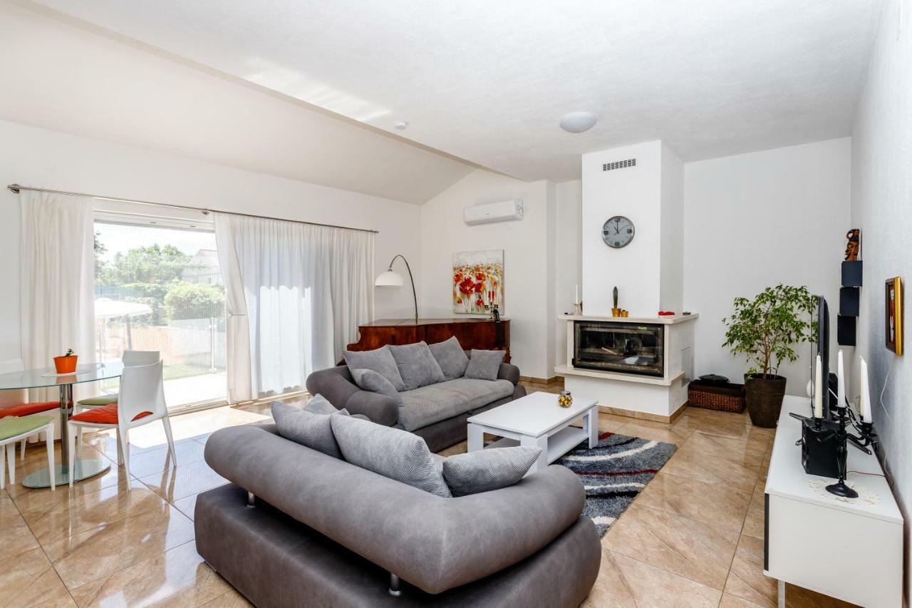 Luxury Villa Nadalina-Dicmo Dugopolje Exterior foto